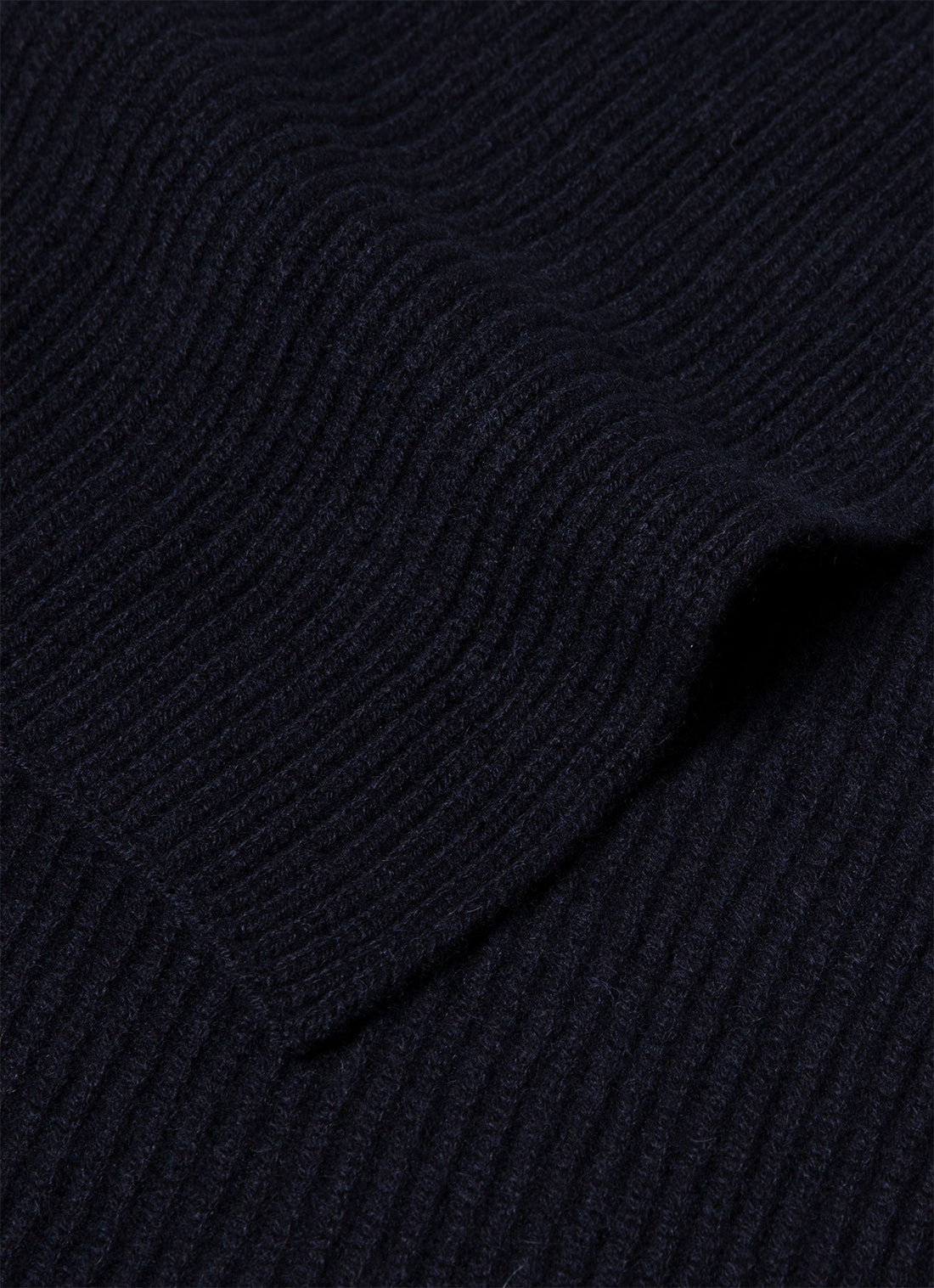 Cashmere Ribbed Scarf in Navy