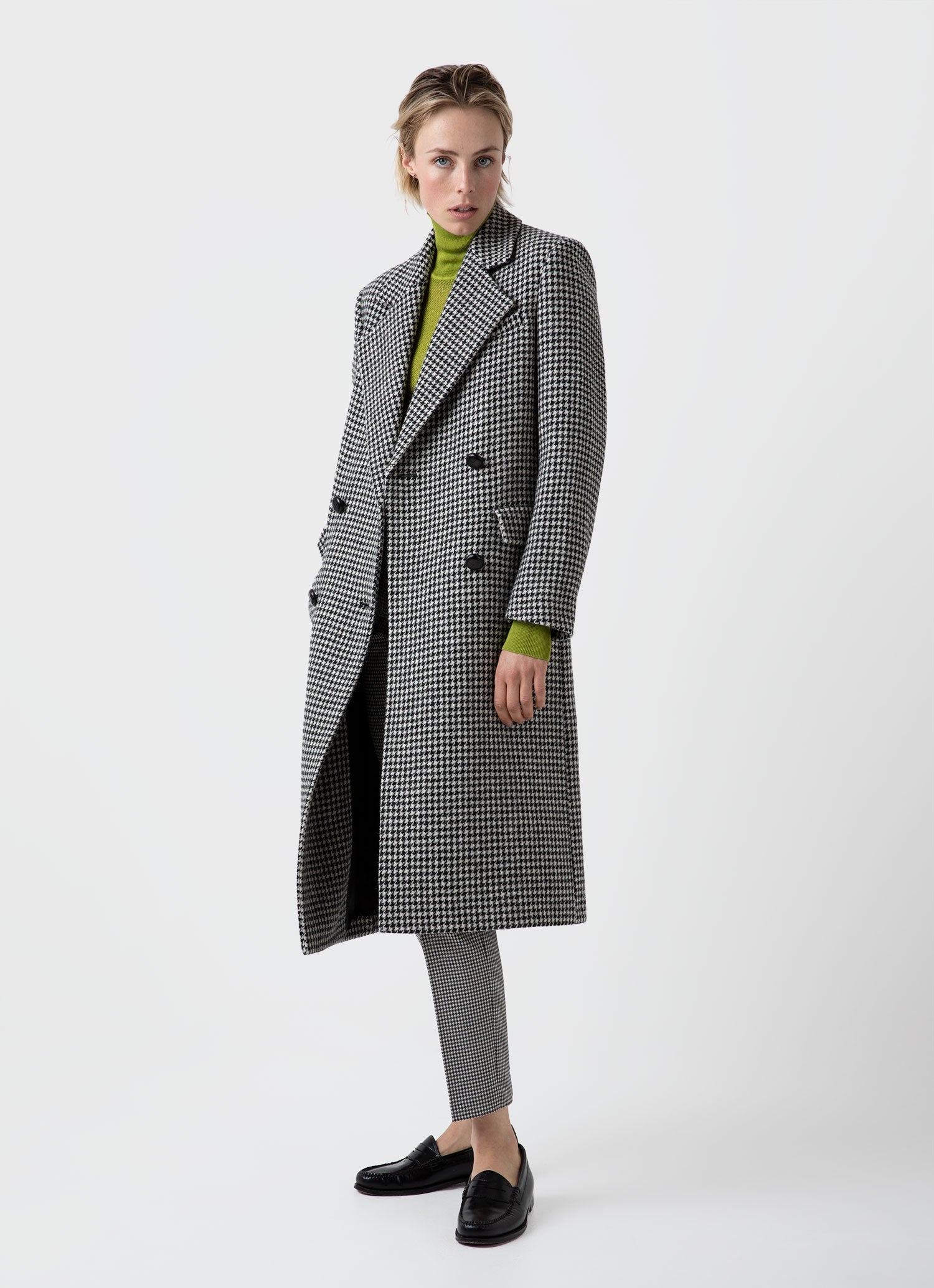 Women's Edie Campbell Harris Tweed Coat in Black/Ecru Check | Sunspel