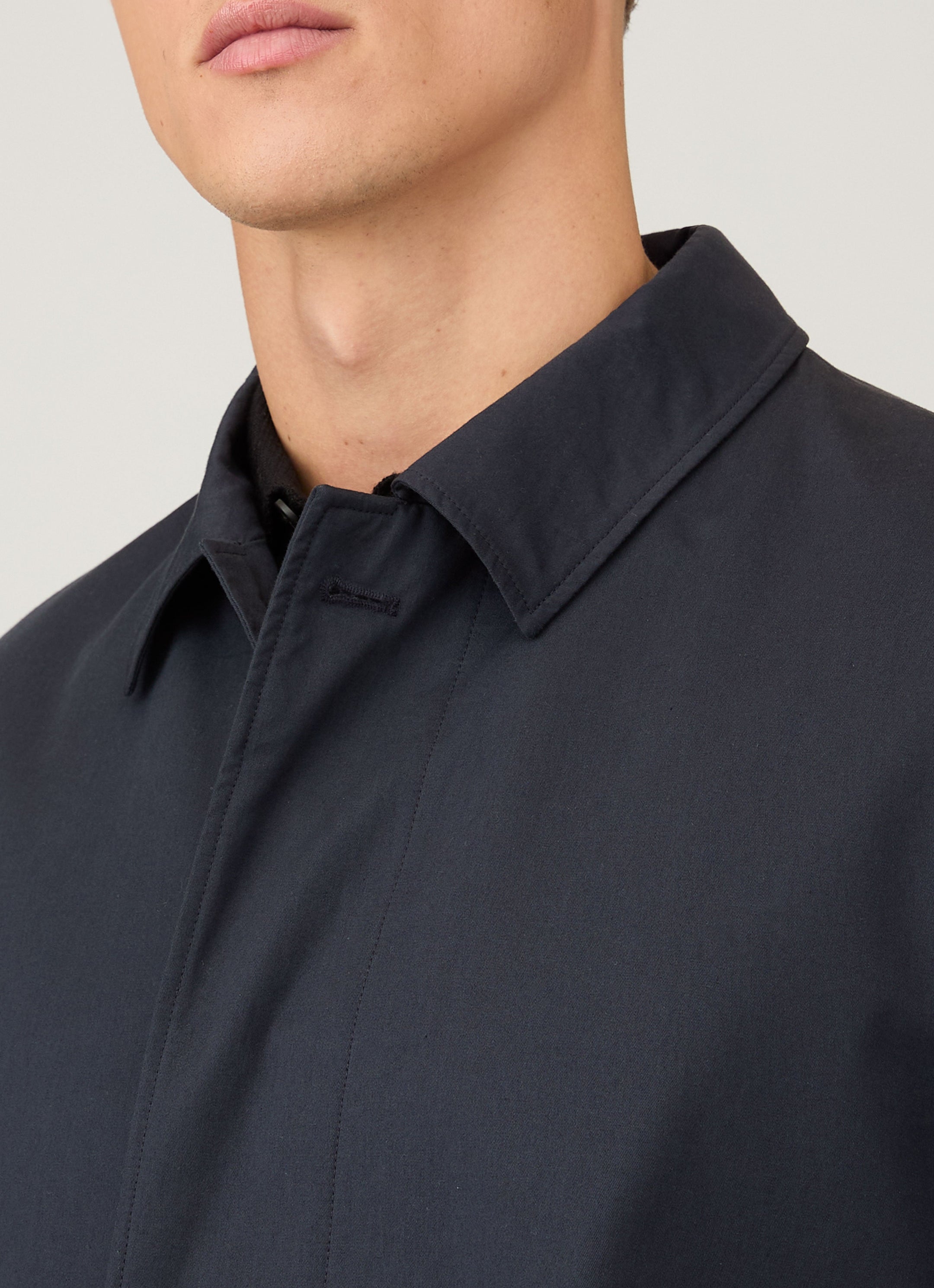 Men's Showerproof Cotton Mac in Navy
