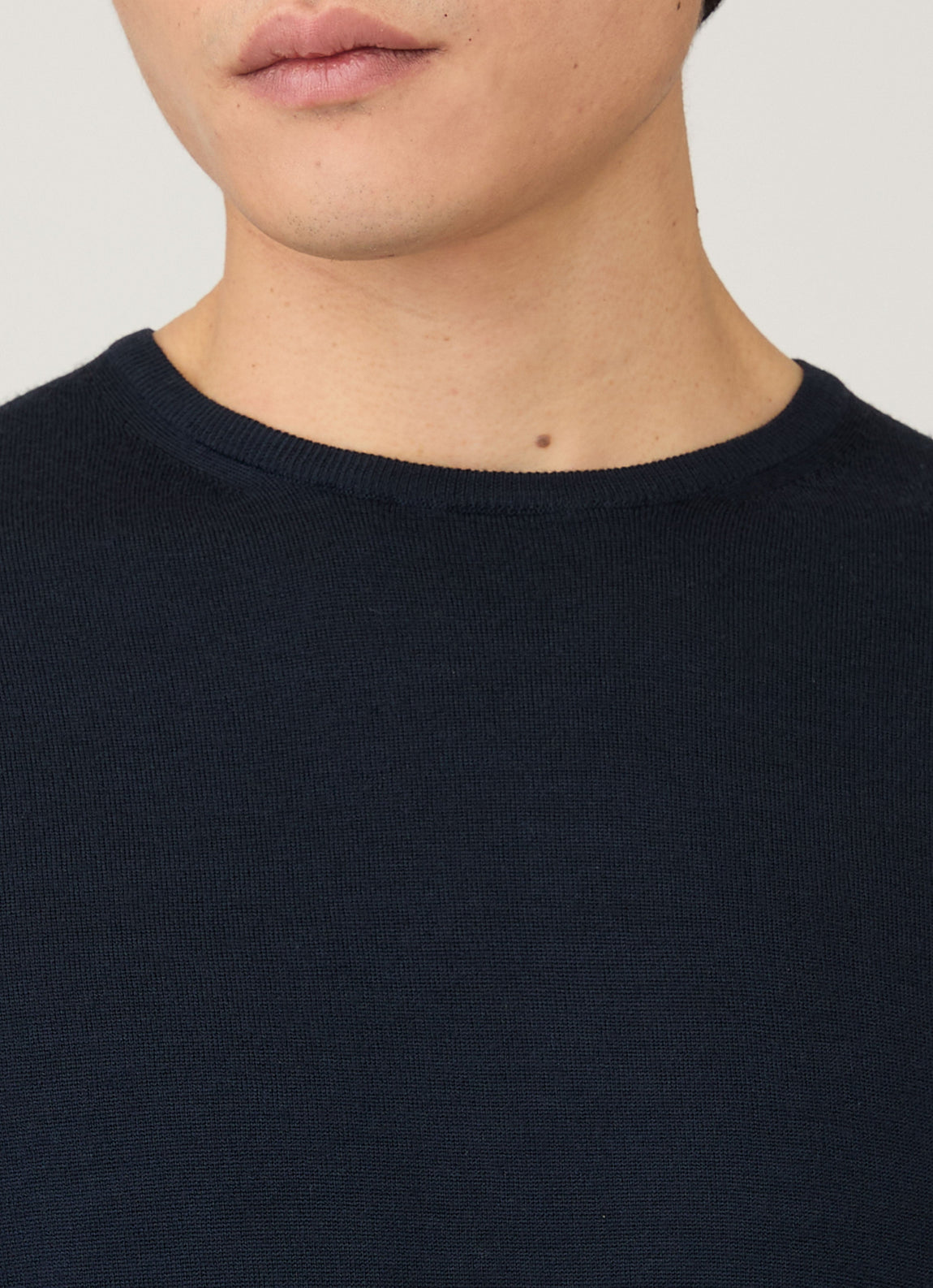 Men's Extra-Fine Merino Crew Neck in Navy
