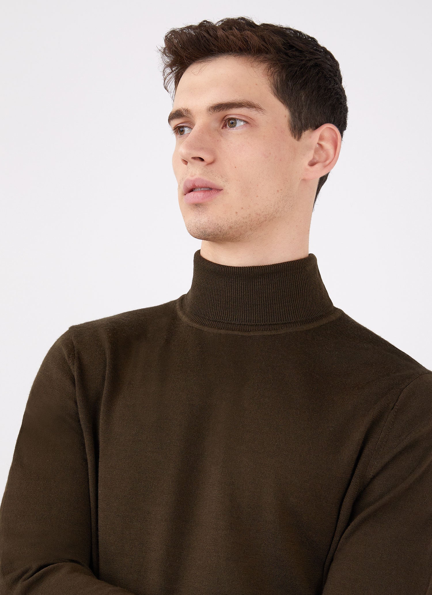 Men's Extra-Fine Merino Roll Neck in Dark Moss