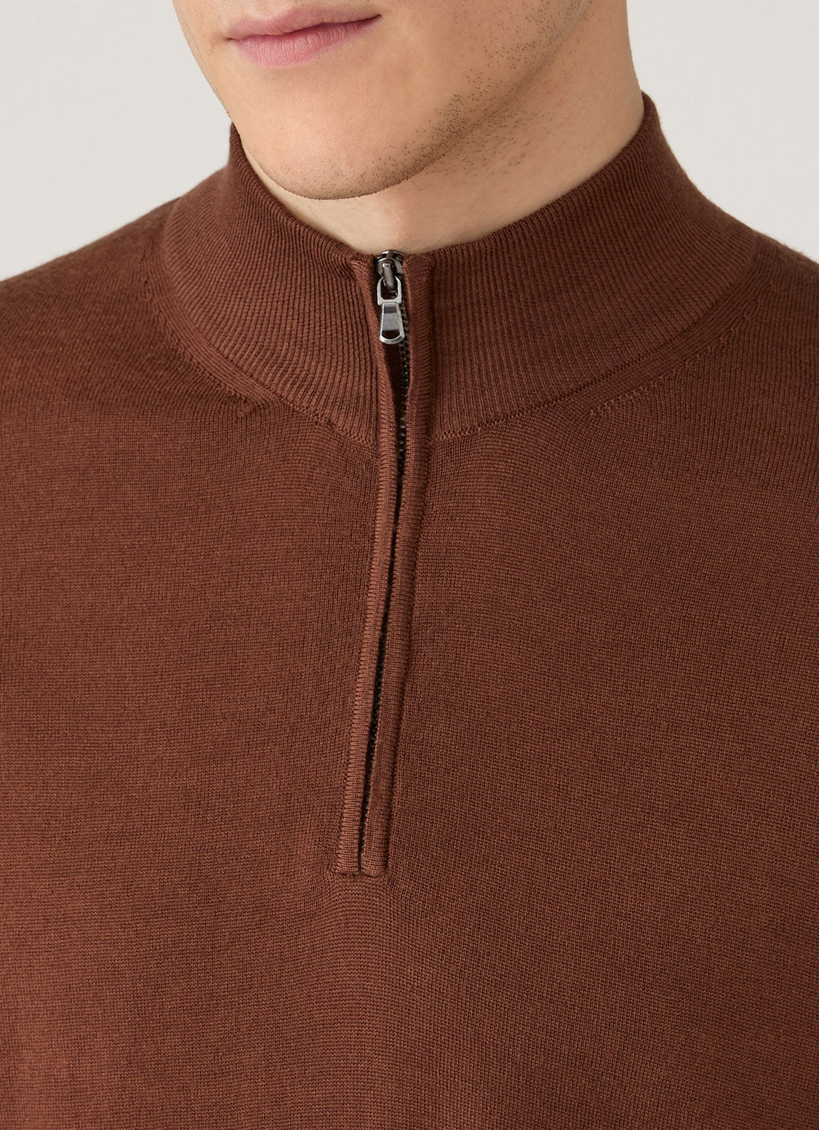 Men's Extra-Fine Merino Half Zip Jumper in Chestnut