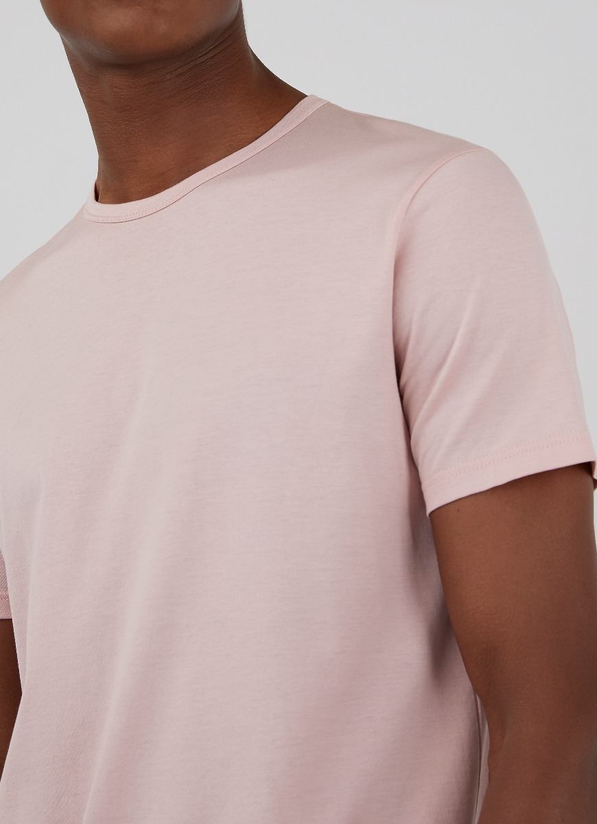 Men's Classic T-shirt in Dusty Pink