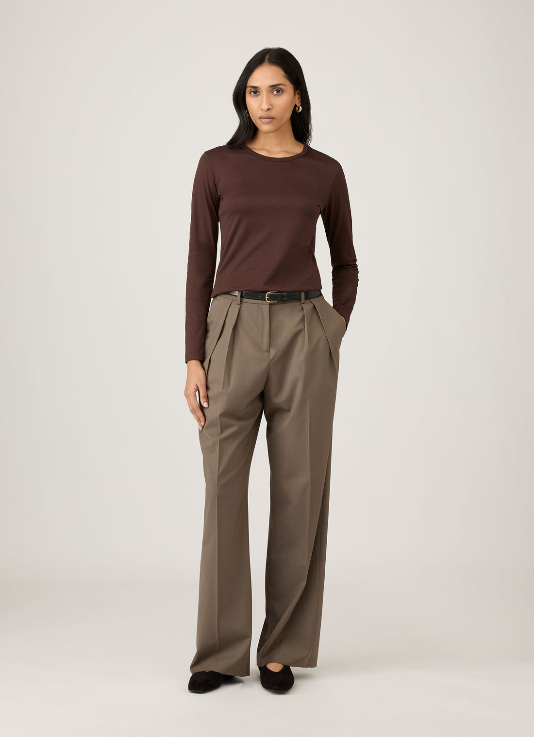 Women's Long Sleeve Classic T-shirt in Truffle