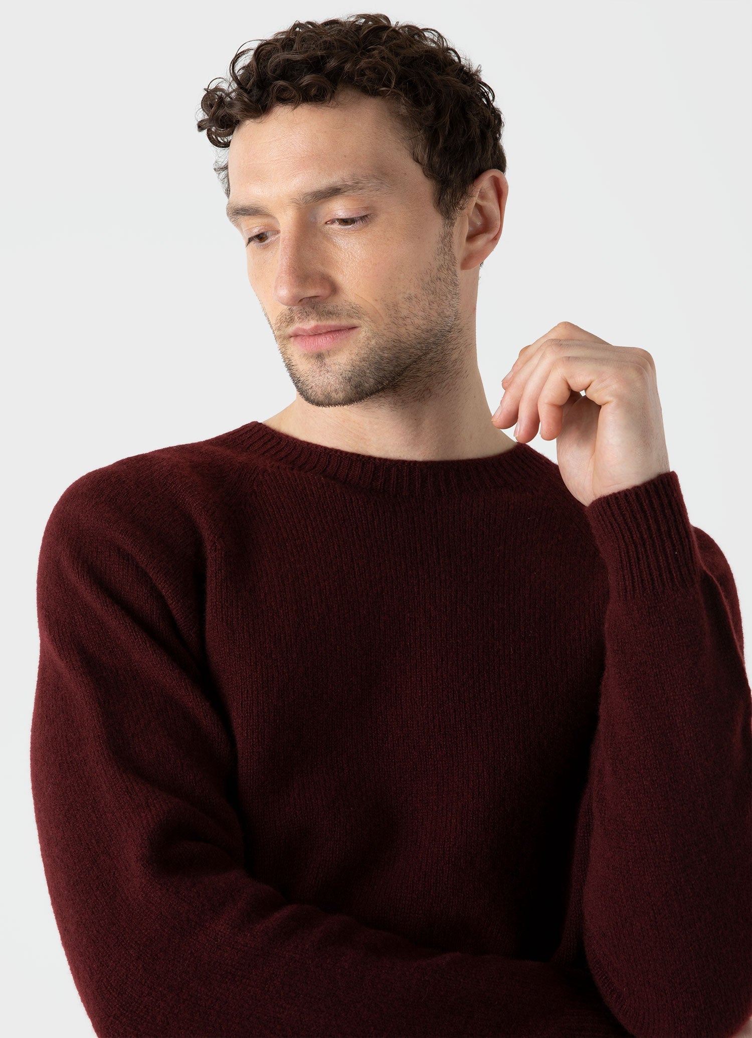 Men's Lambswool Crew Neck Jumper in Maroon