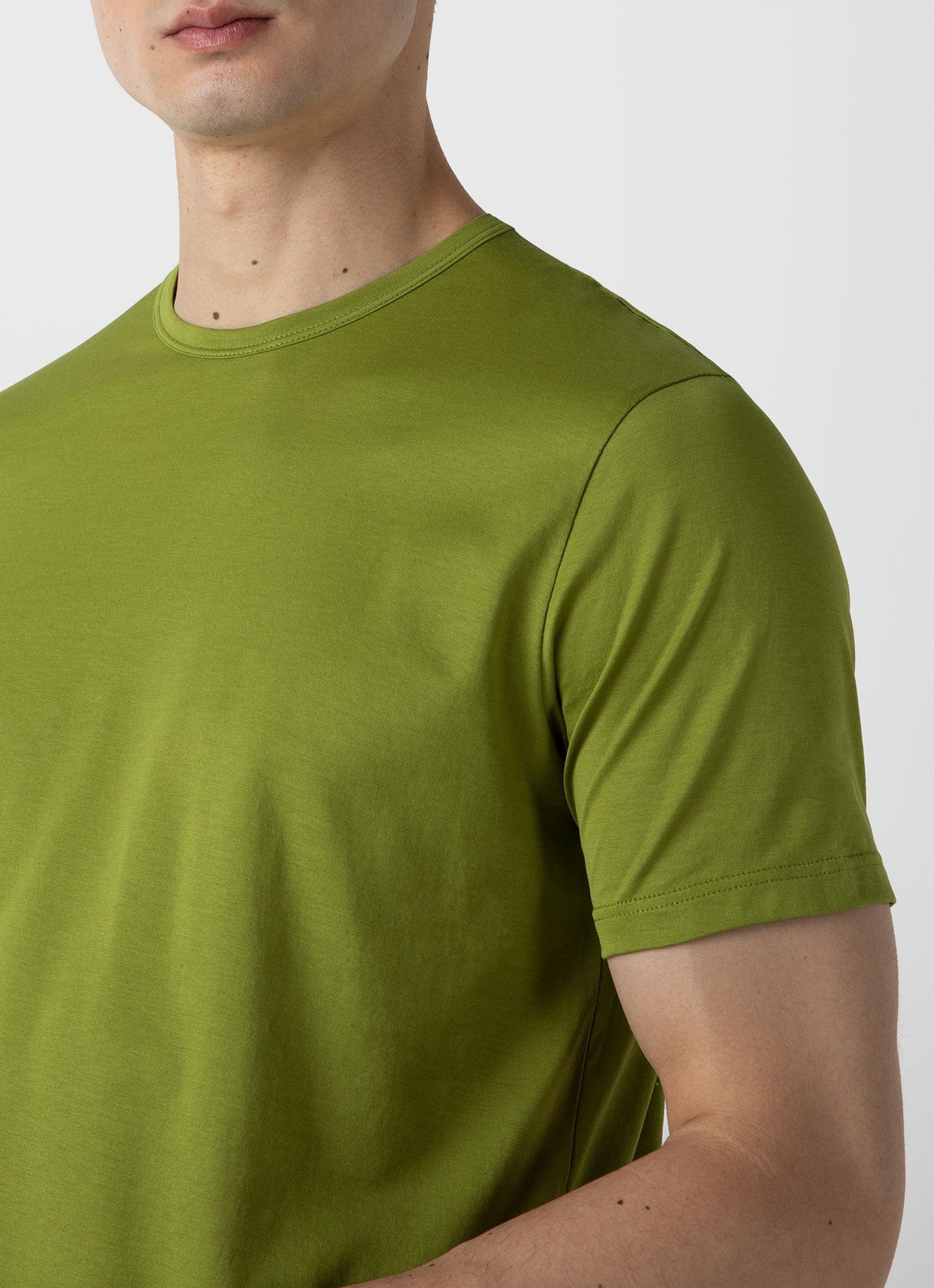 Men's Classic T-shirt in Country Green