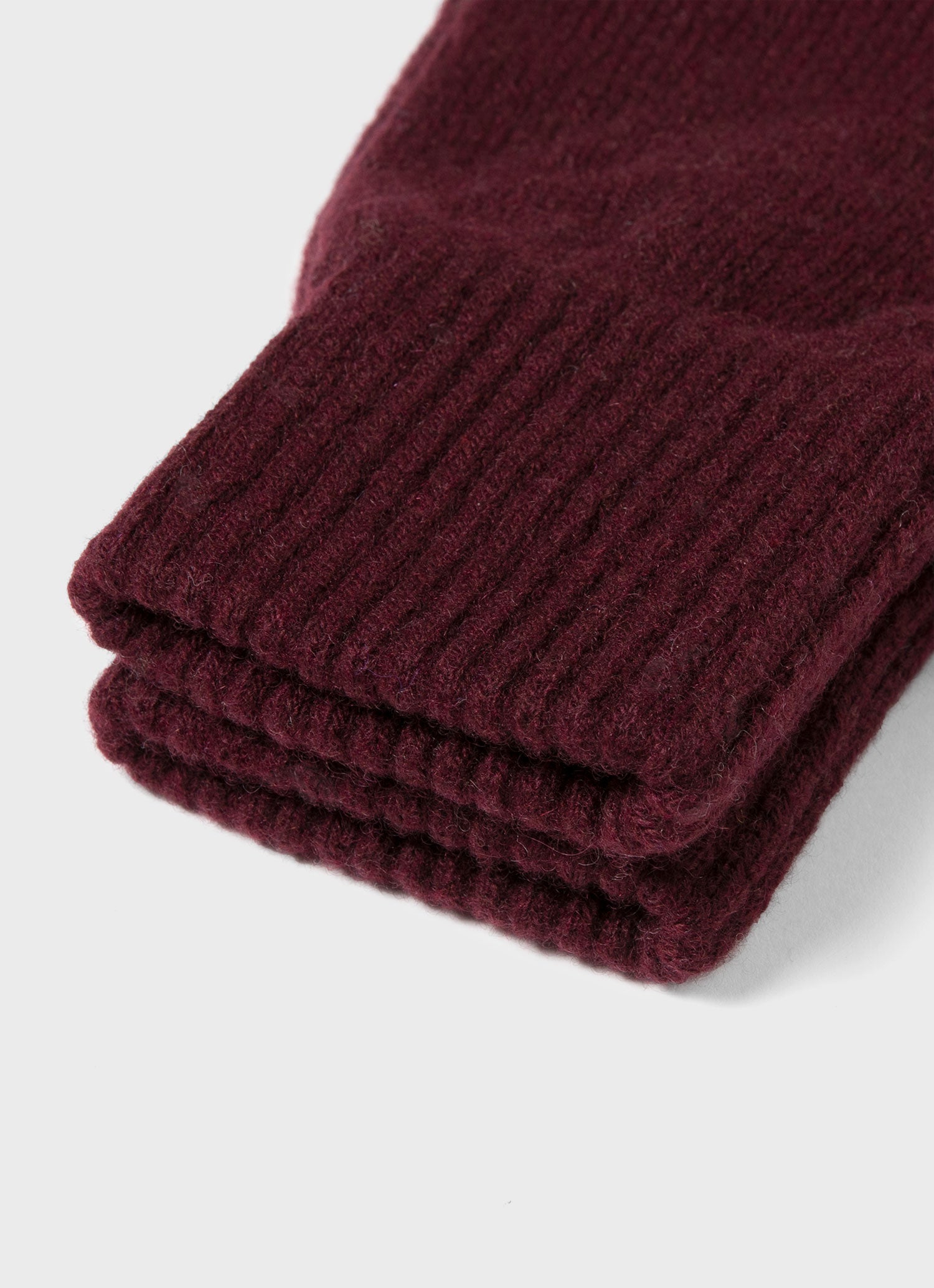Cashmere Knitted Glove in Port