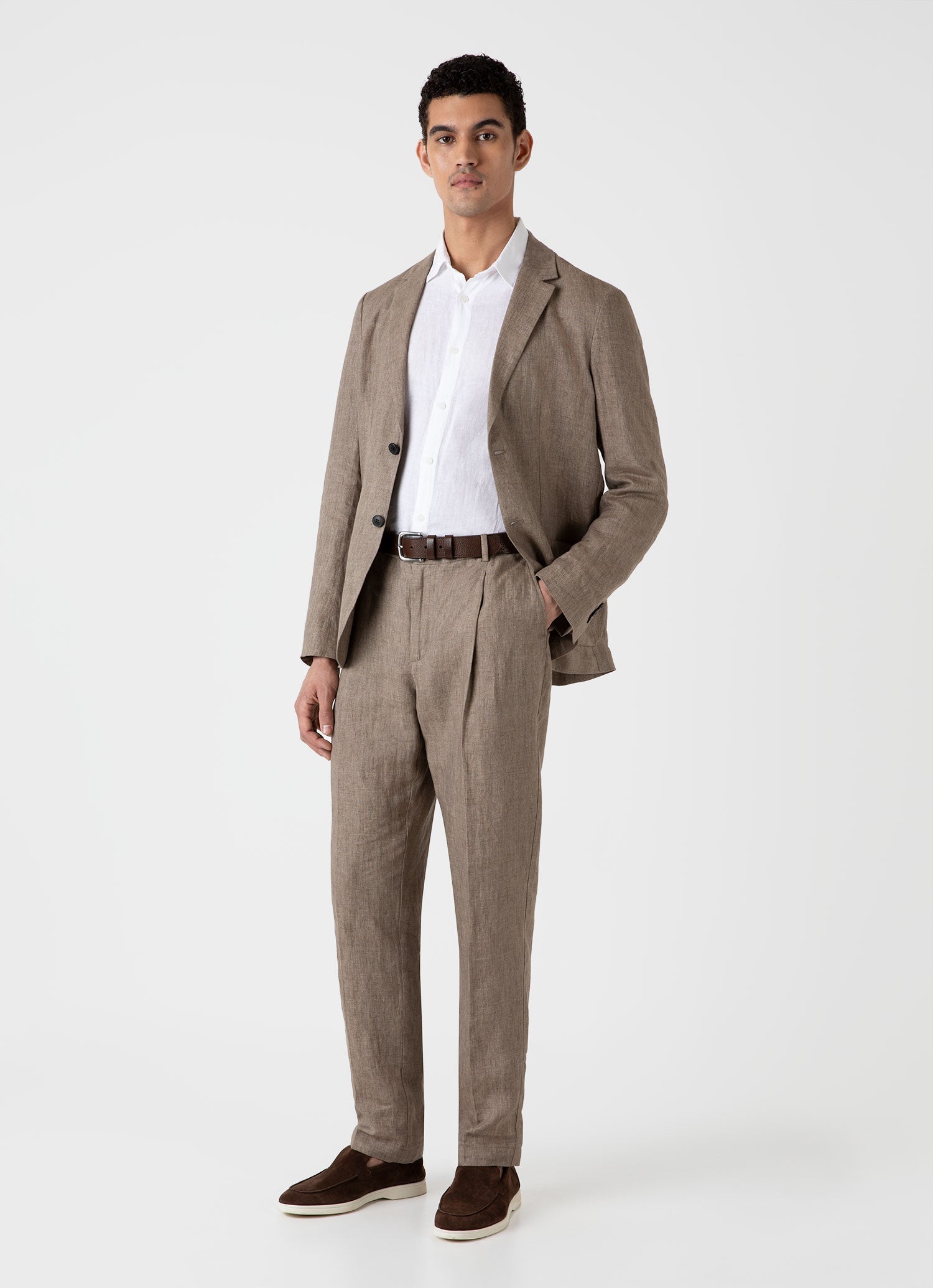 Men's Linen Two-Piece Suit in Dark Sand