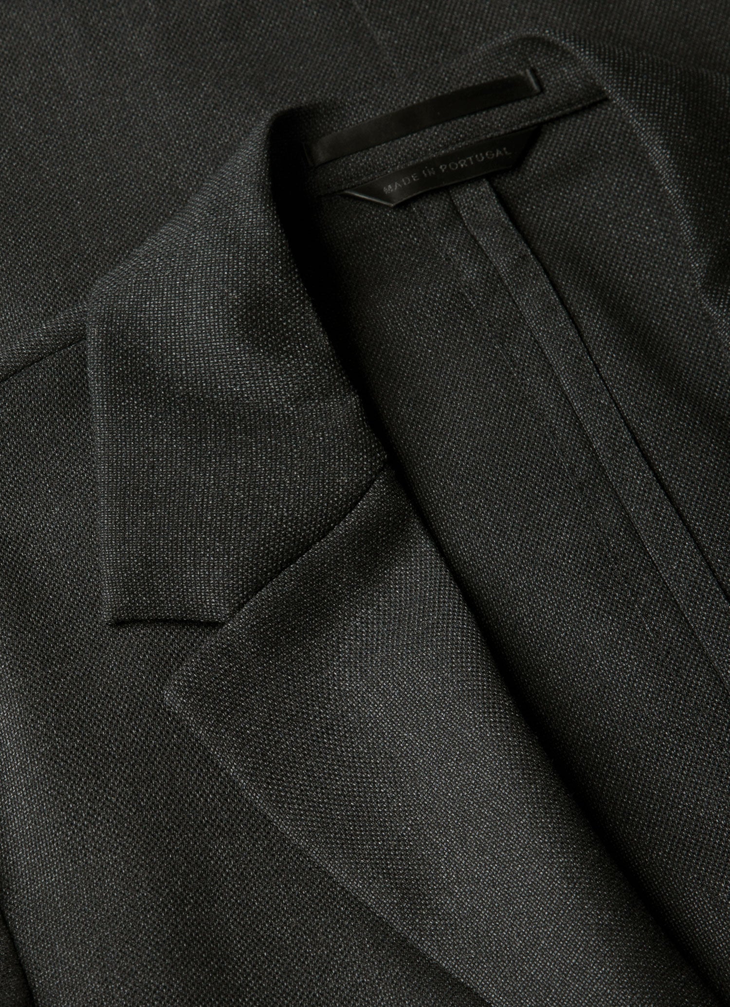 Men's Lightweight Travel Wool Two-Piece Suit in Dark Charcoal Melange
