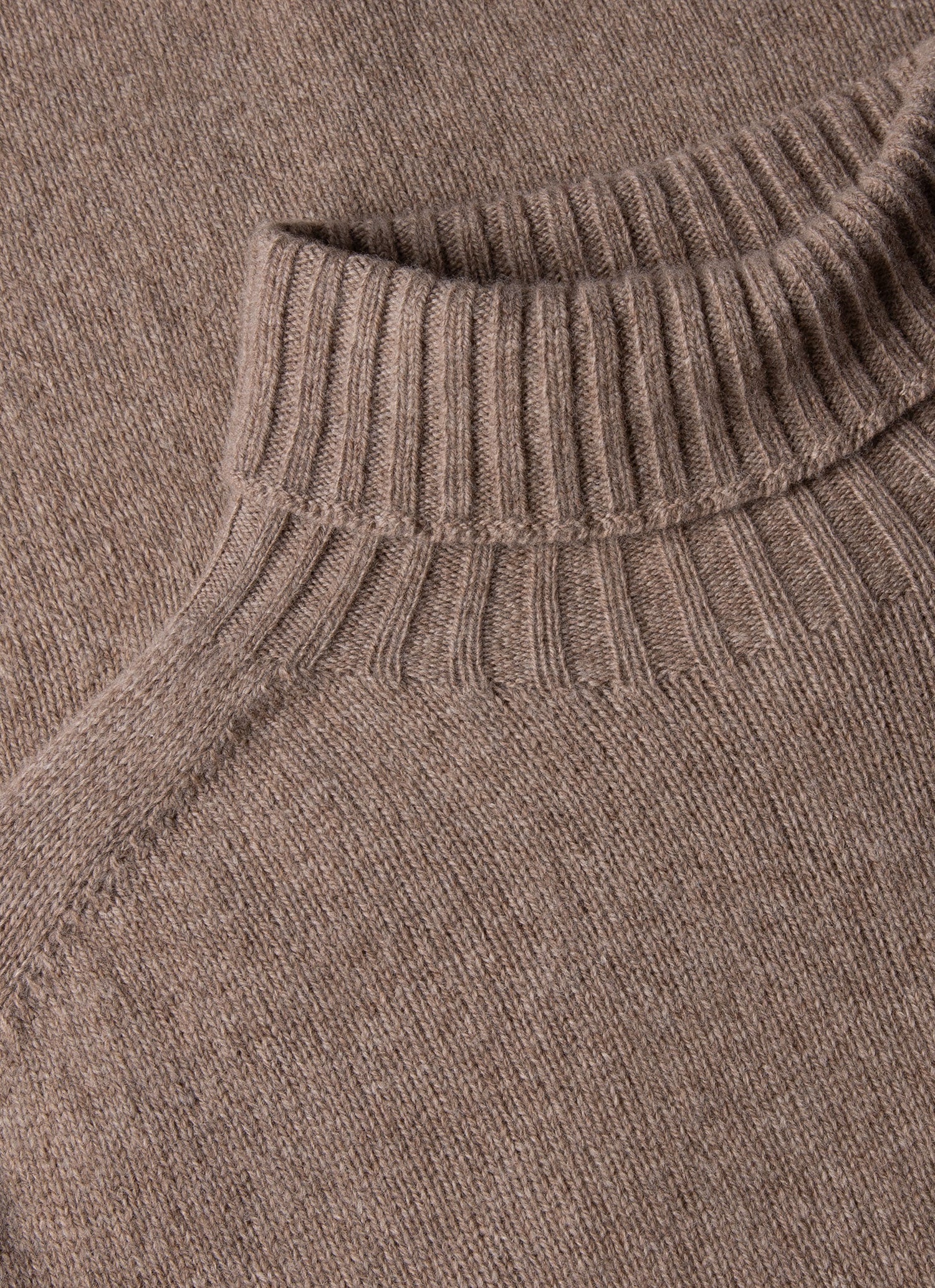 Men's Lambswool Roll Neck in Sandstone