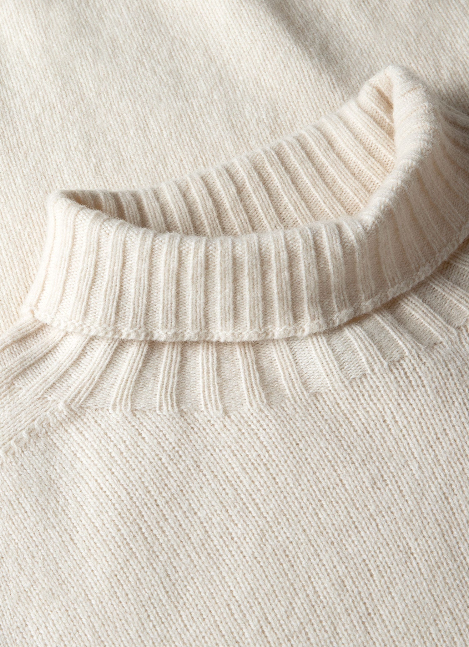 Men's Lambswool Roll Neck in Ecru