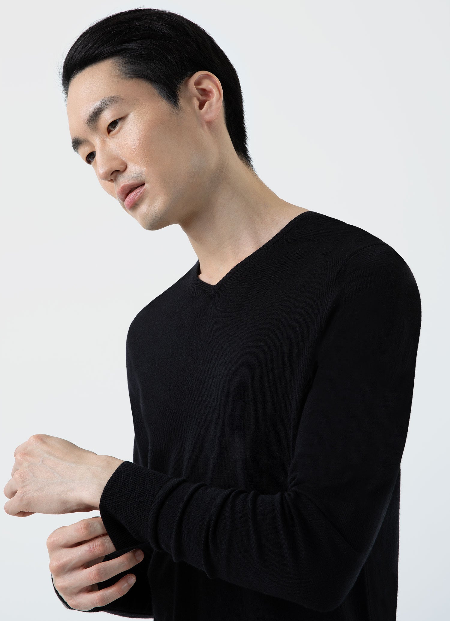 Extra Fine Merino V Neck