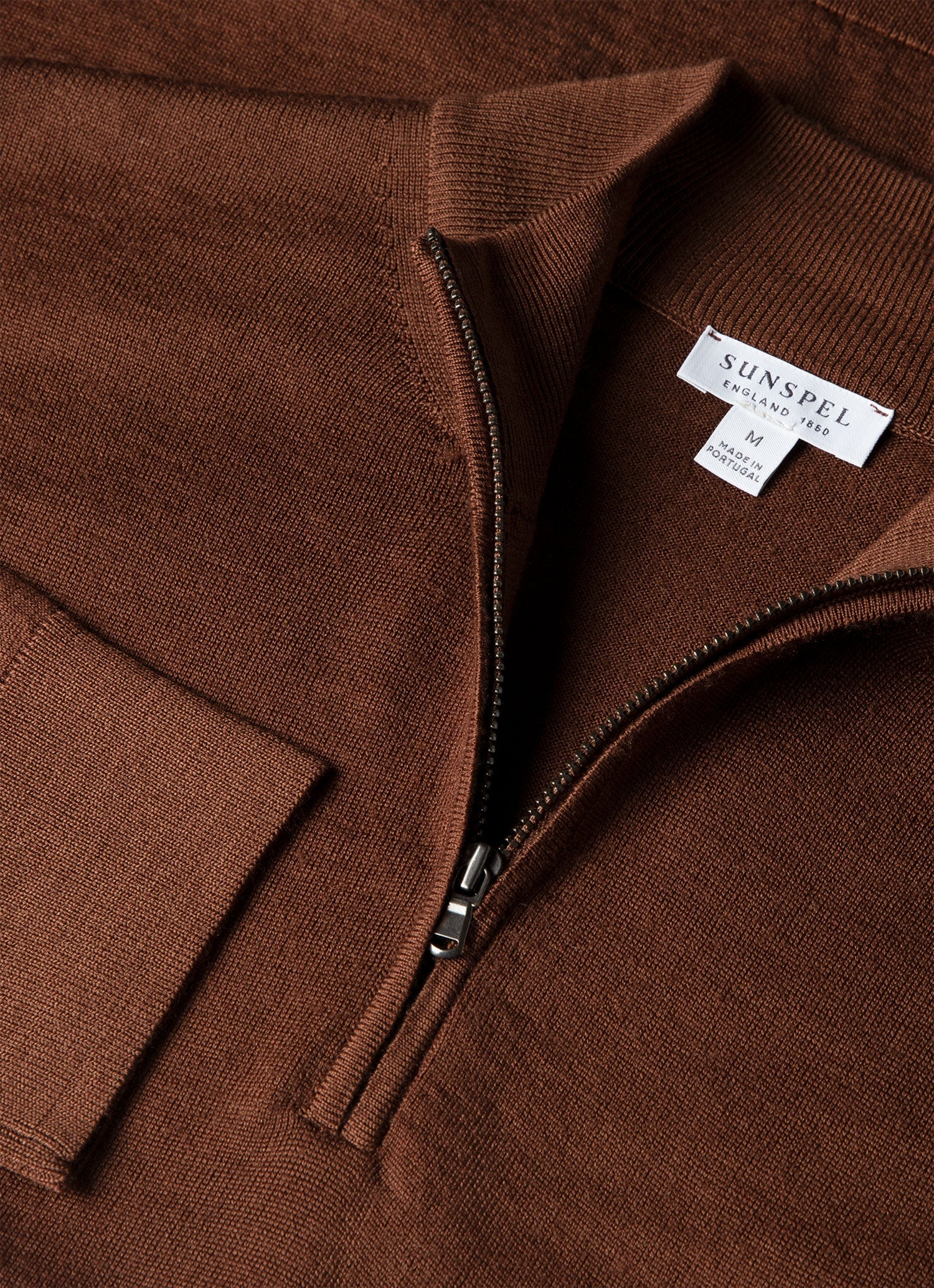 Men's Extra-Fine Merino Half Zip Jumper in Chestnut
