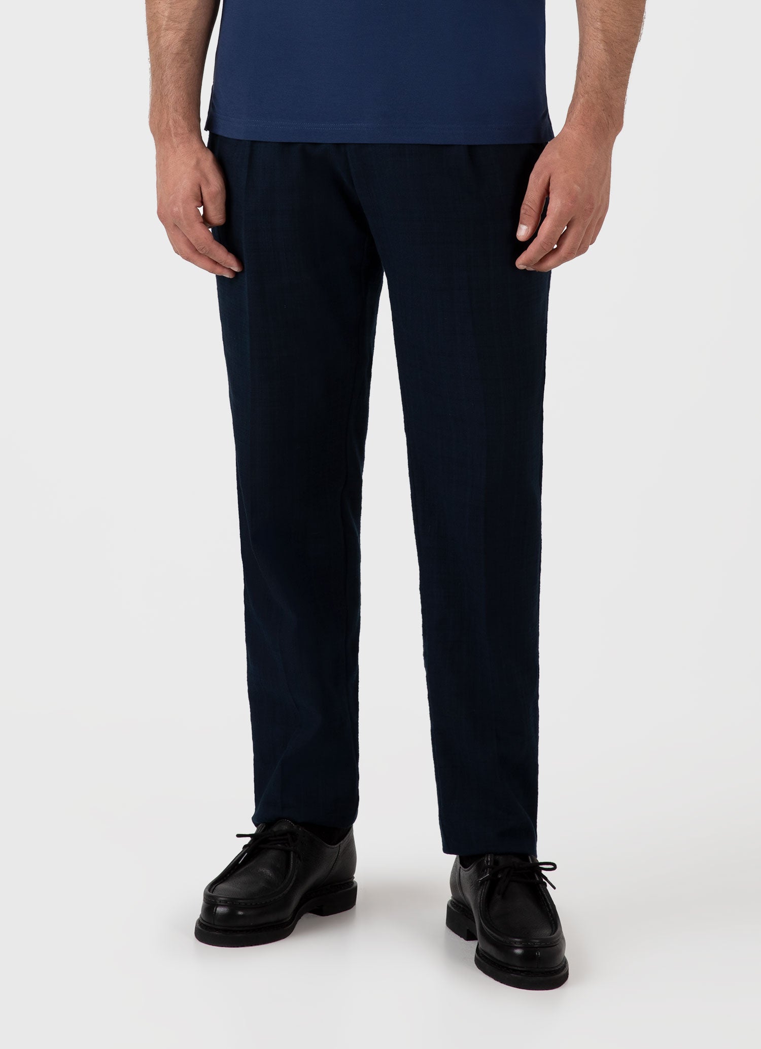 Men's Cotton Raffia Pleat Trouser in Navy