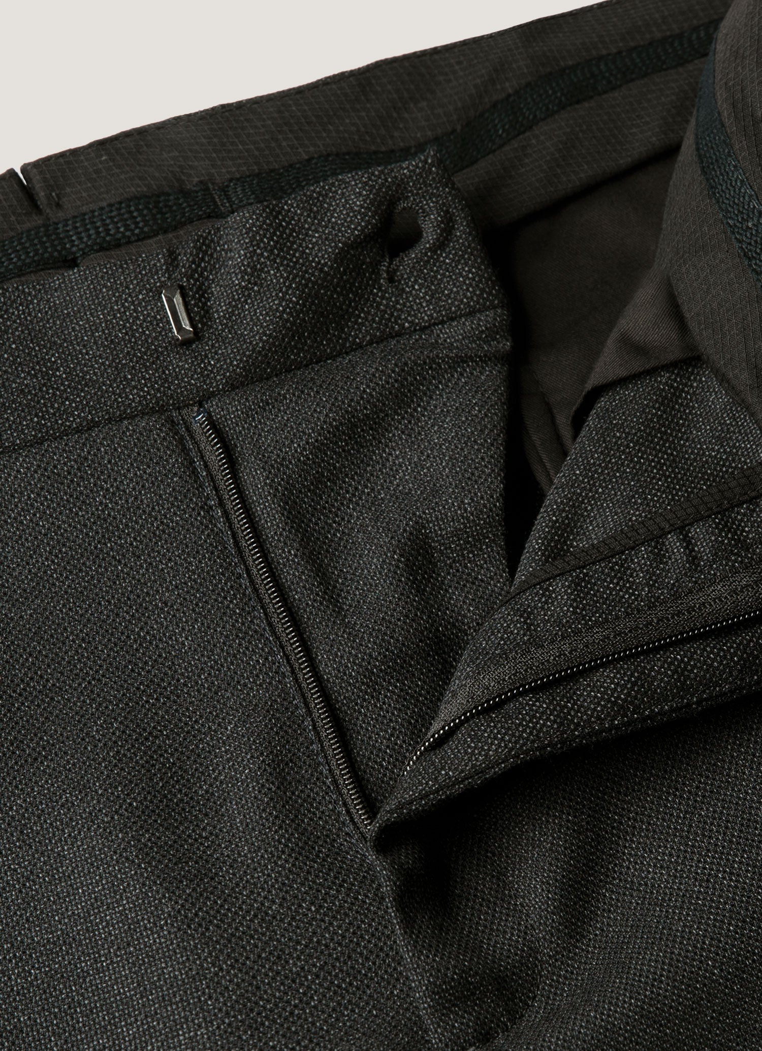 Men's Lightweight Travel Wool Two-Piece Suit in Dark Charcoal Melange