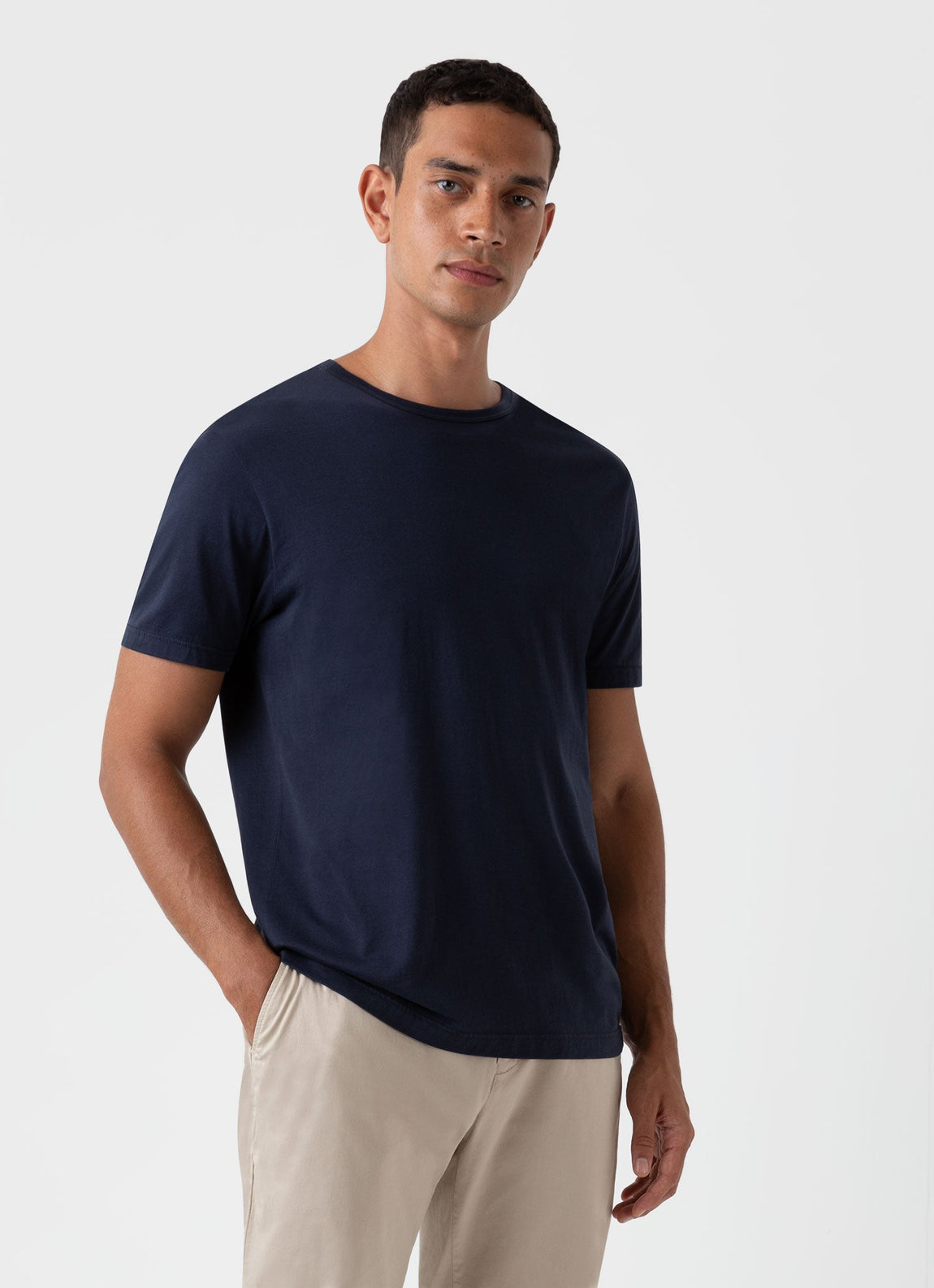 Men's Classic T-shirt in Navy | Sunspel