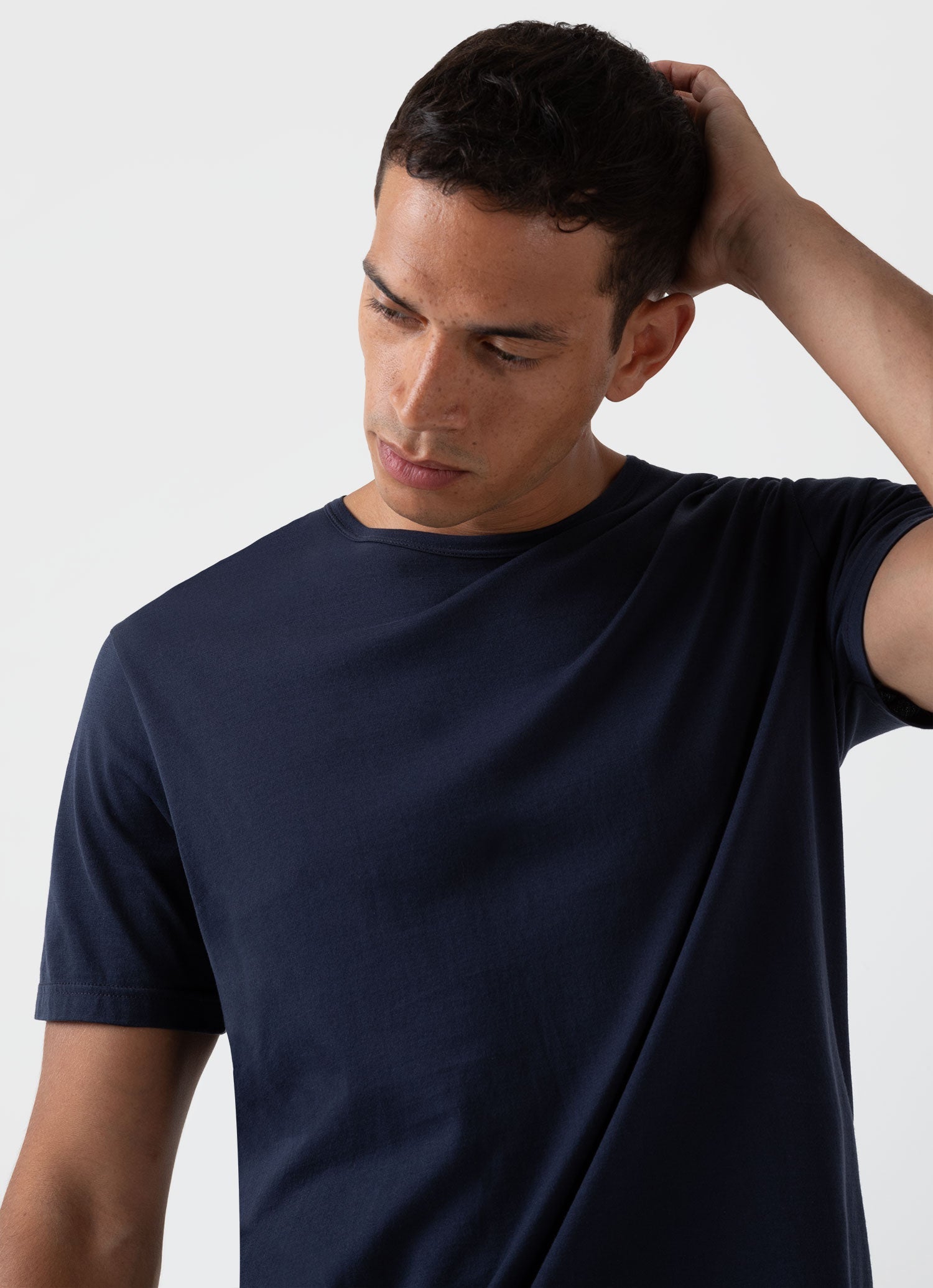 Men's Classic T-shirt in Navy | Sunspel