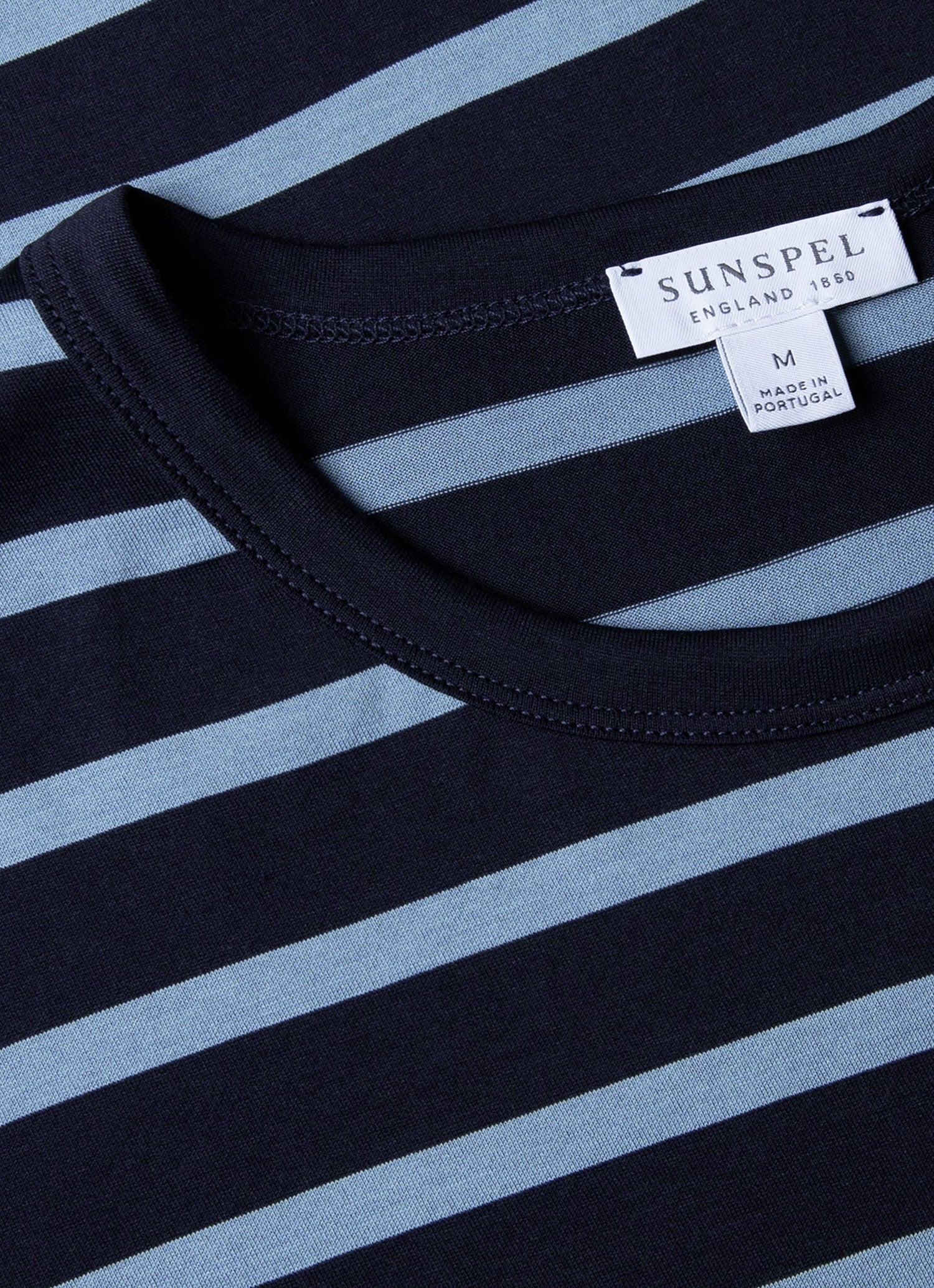 Men's Classic T-shirt in Navy/Como Blue