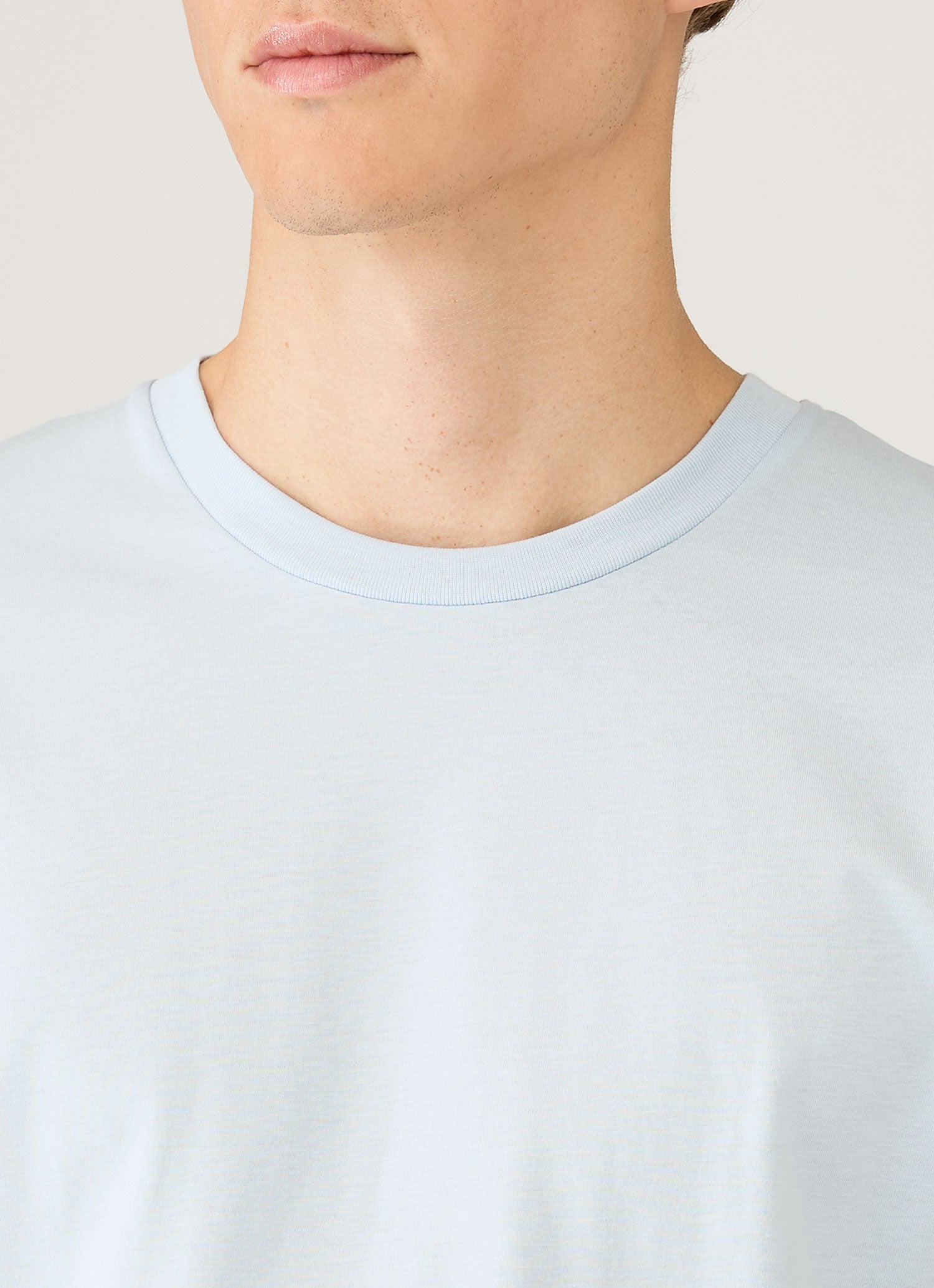 Men's Riviera Midweight T-shirt in Pastel Blue