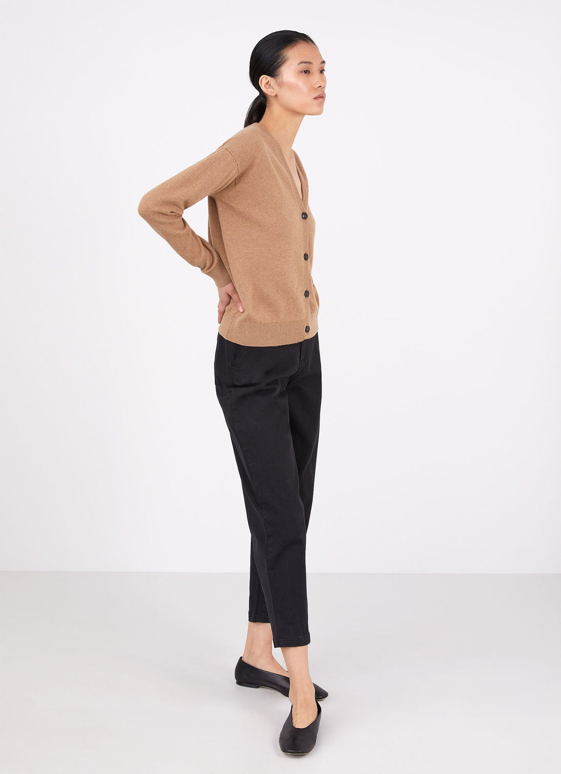 Women's Cashmere Boxy Cardigan in Camel