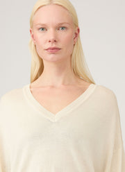 Women's Relaxed Mulberry Silk V-neck Jumper in Ecru