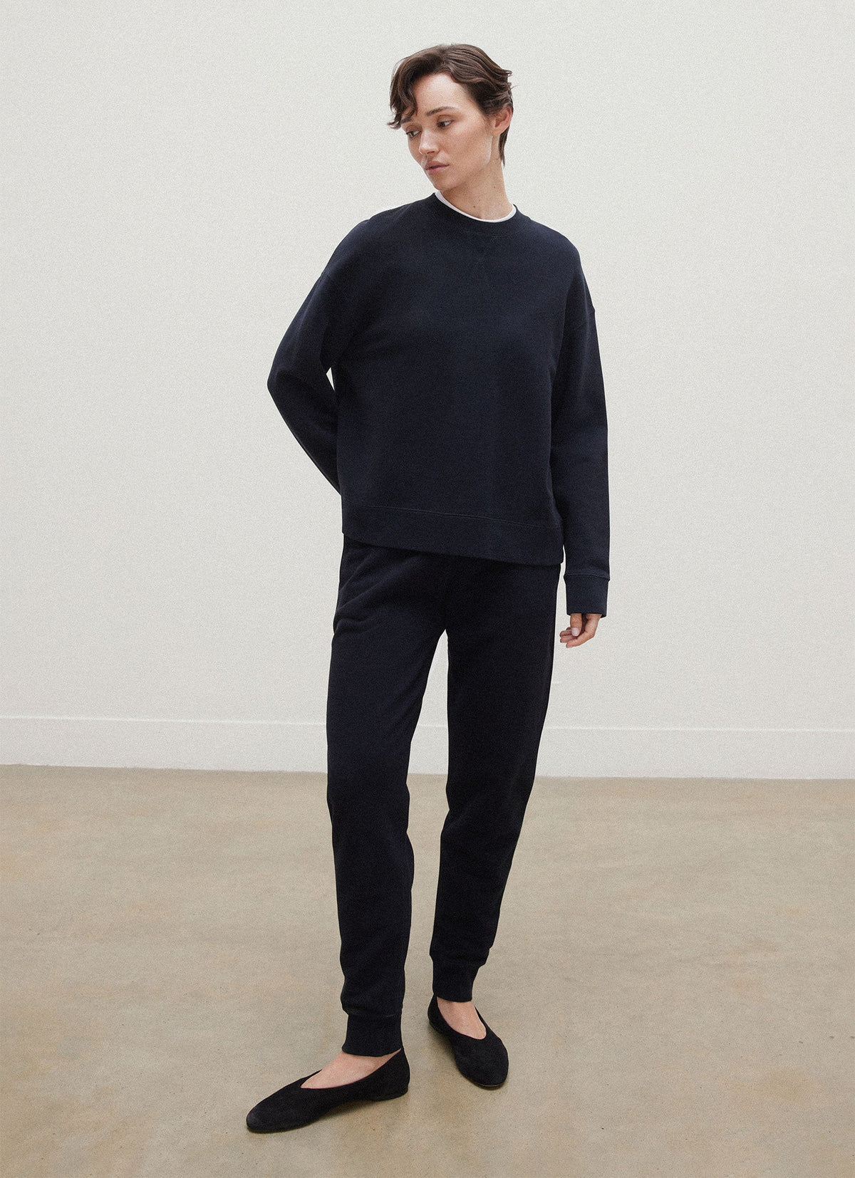Women's Relaxed Loopback Sweatshirt in Black