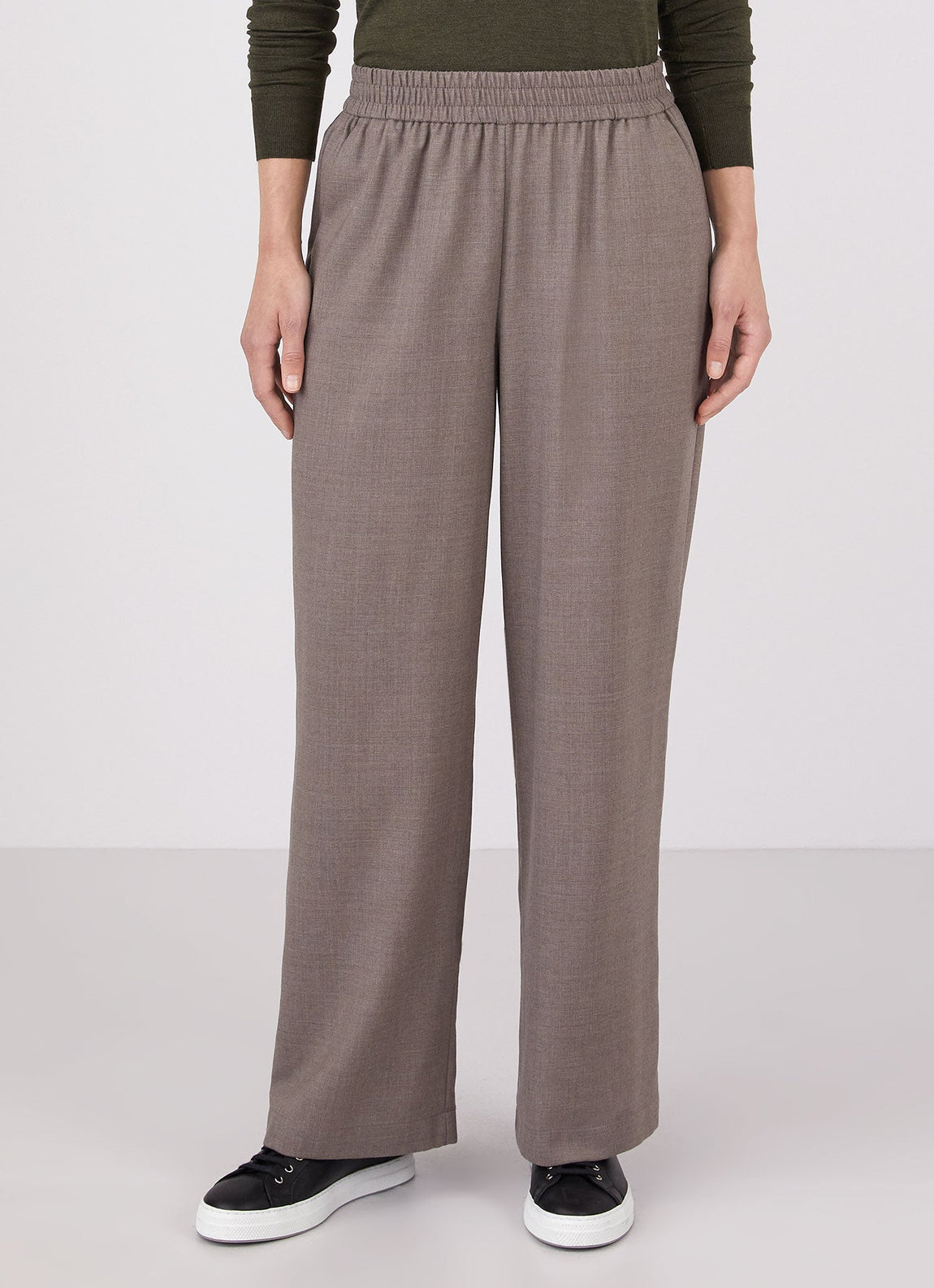 Women's Wide Leg Trouser in Grey Taupe